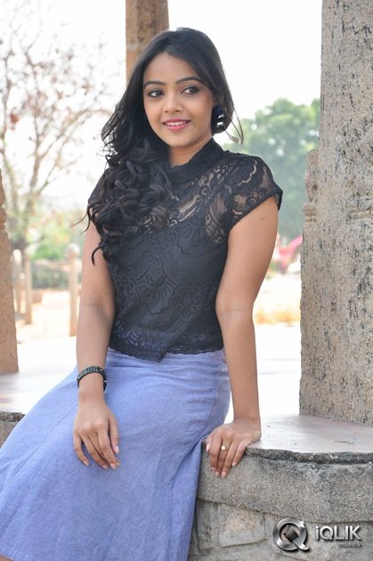Nithya-Shetty-Interview-About-Padesave